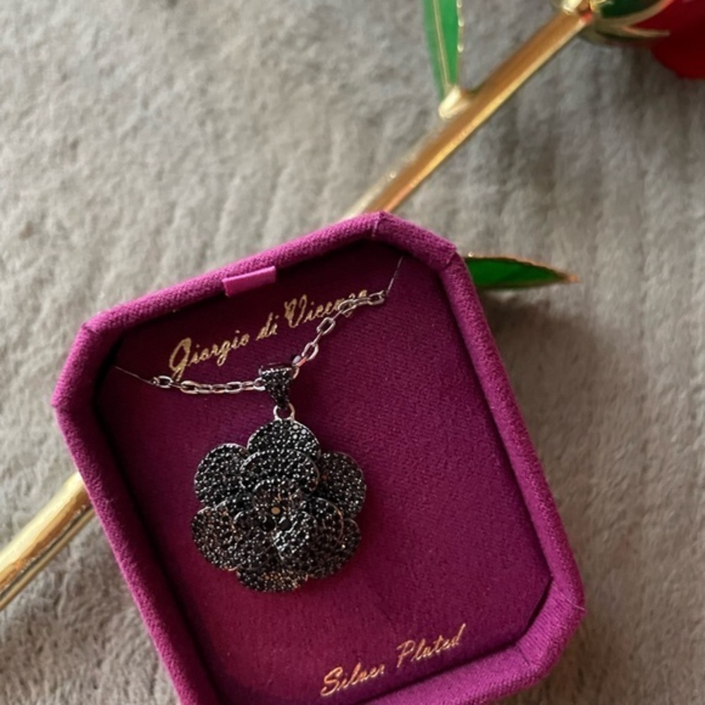 Women’s necklace, black rose necklace,Silver Plated Black Flower Necklace
